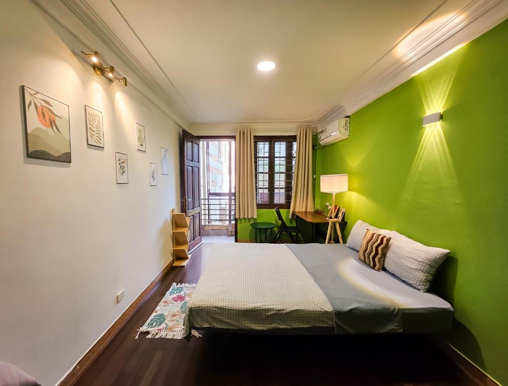 Rainbow HomeStay - No 8 Alley 18B Tong Dan – Hanoi